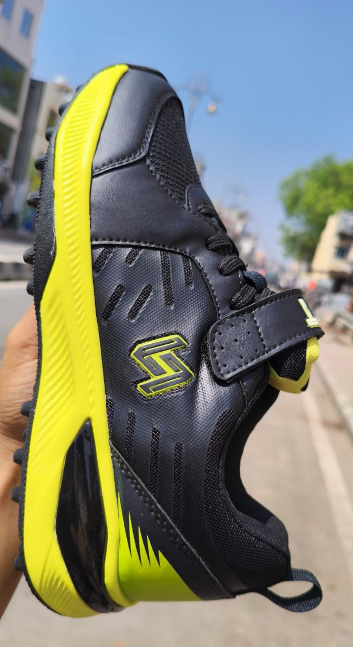 Professional Cricket Shoes View 3