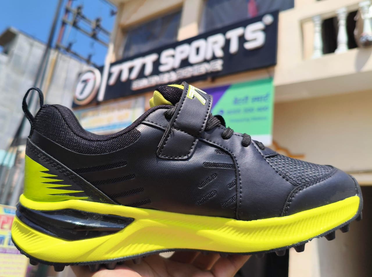 Professional Cricket Shoes View 5